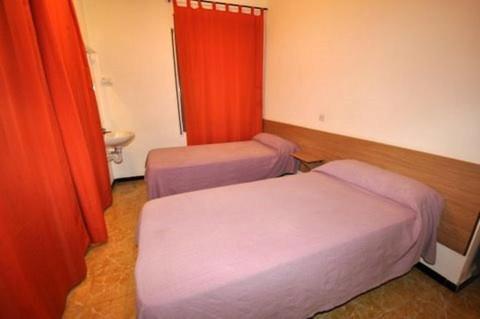 Hostal Can Blanco Sarriá de Ter Oda fotoğraf