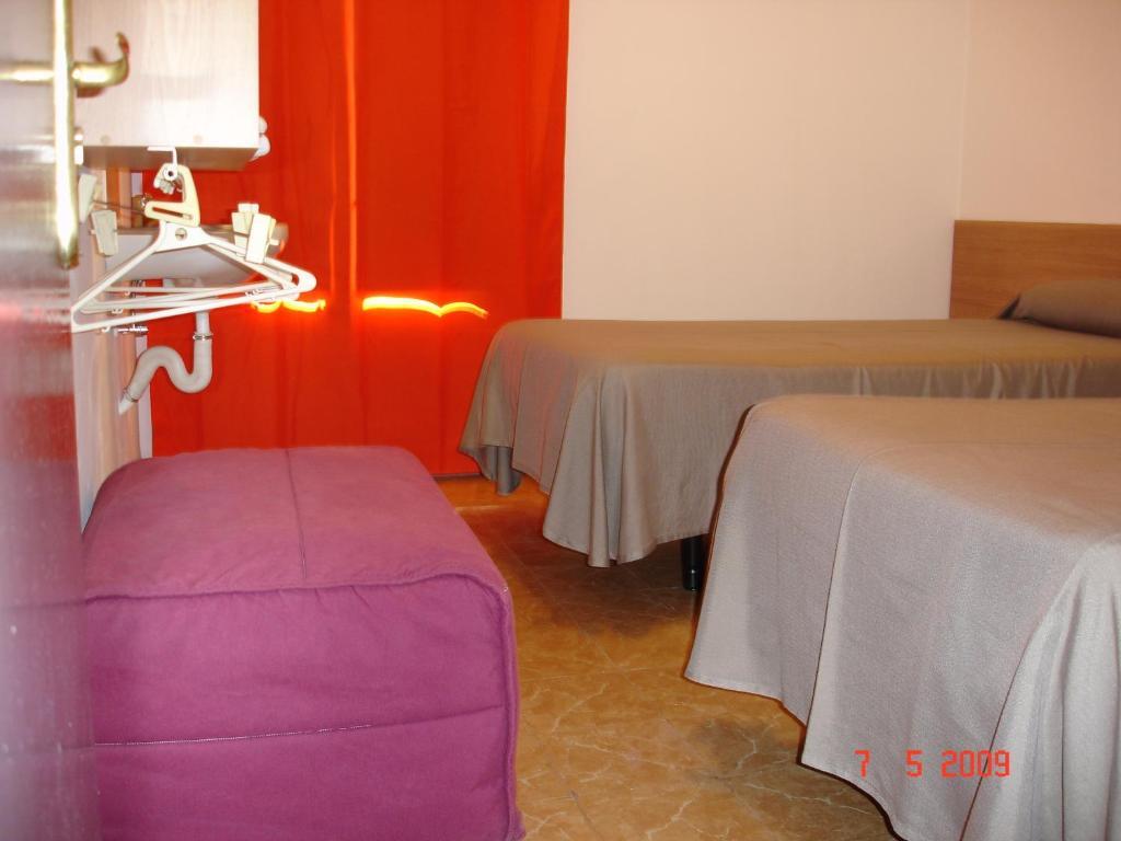 Hostal Can Blanco Sarriá de Ter Oda fotoğraf